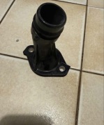 HYUNDAI TUCSON 3 III 1.6 T-GDI KRÓCIEC WODY PRZEWÓD KOLANKO 25631-2B056