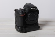 Nikon D 810 z gripem