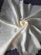 Obrus kremowy ecru wytłaczany vintage PRL