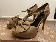 BUTY SZPILKI MOSCHINO