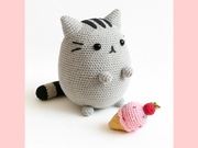 PUSHEEN Z LODAMI na magnes – pluszak, zabawka, prezent, amigurumi, handmade