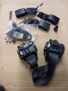 Zapinki końcówki pasów 878164678R i 878164707R  Renault Clio V