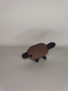 dziobak brązowo czarny breloczek handmade 