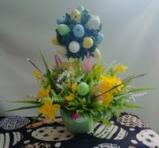 Stroik wielkanocny świąteczny wiosenna dekoracja flokowany zając jajka