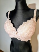 Pudrowy róż stanik biustonosz z koronki 105E