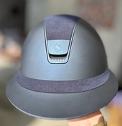 Kask do jazdy konnej marki Samshield,  Model Miss Shield 2024, NOWY