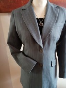 Garnitur damski rozm.38- 62 zł