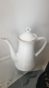 Elegancki porcelanowy imbryk dzbanek do kawy  herbaty Chodzież Kamelia 1,2l