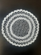 Misternie wykonana serweta 20cm nić-szydełko z czasów PRL-u.