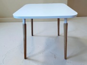 Stół kuchenny 70 x 70 w stylu skandynawskim