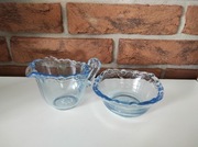 Jasnoniebieski mlecznik i cukiernica, szkło prasowane, vintage