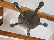 mosiężny żyrandol na 5 żarówek