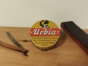 Stara puszka po paście do butów URBIN