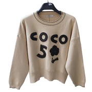 Lara Śliczny sweterek z naszywkami