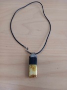 Unikalny Wisiorek Ręcznie Robiony z Bursztynu