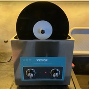 Mycie płyt winylowych ultradźwiękowo w myjce sonicznej