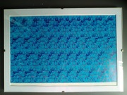 Stereogram - ukryty trój wymiarowy "kubek". Oprawiony w antyramę szklaną