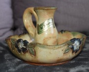 Ceramiczny kaganek wyprodukowany przez pracownię Poterie d'Art W. Biron 