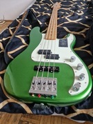 Gitara basowa Fender Player Plus