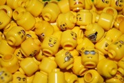 Lego losowy zestaw 50 żółtych główek dla minifigurek,żeńskie i męskie.