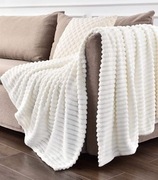 Gruby koc narzuta kremowy wytłaczany 160x200 cm