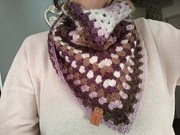 Chusta apaszka wykonana ręcznie na szydełku 