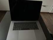 MacBook 15’ (2016) + Adapter i wszystkie niezbędne akcesoria OKAZJA 
