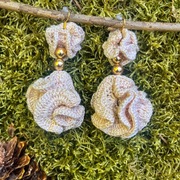 Kolczyki wykonane ręcznie na szydełku. Rękodzieło z nitki bawełnianej