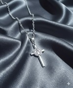 Srebrny naszyjnik z krzyżykiem medalik św. Benedykt klasyczny elegancki