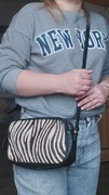 Next skórzana torebka listonoszka zebra skóra naturalna z włosiem zwierzęca