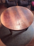 Drewniany okrągły stół rozkładany 