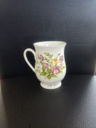 Kubek wintage porcelanowy 