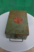 apteczka skrzynka metalowa 24,5x15x8