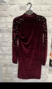 Sukienka bordowa zdobiona perłami