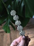 Magnesy na lodówkę Muszelki – Piaskowe ze złotym blaskiem 