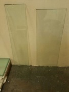 Szklane półki do sklepu ekspozycja wystawa obuwie