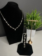 Komplet biżuterii ślubnej, naszyjnik, bransoletka i kolczyki