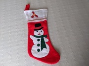 Skarpeta na prezenty z bałwanem