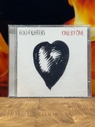 FOO FIGHTERS"One By One"