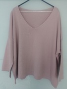 Sweterek ,dekolt w serek,oversize.