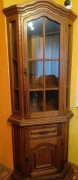 Dębowa witryna narożna . 