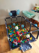 Suchy basen z piłkami 