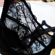 Biustonosz koronkowy 95D czarny stanik z fiszbinami