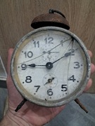 Bardzo stary znaleziony na strychu duży budzik.Do renowacji.