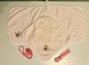 Zestaw ręczników + łańcuszek do smoczka + grzebień dla noworodków