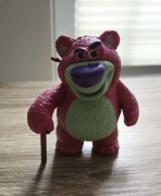 figurka gumowa Disney Toy Story – Miś Tuliś (Lotso / Huggs)