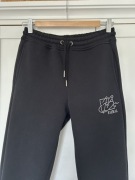 Spodnie dresowe Fubu r. S/m z aplikacją na nogawce