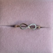 Złoty pierścionek z diamentami 585 r.14.Stan bdb