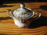 Porcelana Chodzież cukiernica z serii IWONA ZŁOTA RÓŻA lata 80-te