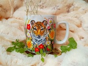 Kubek tygryska łąkowego ręcznie malowany kubek 270 ml.